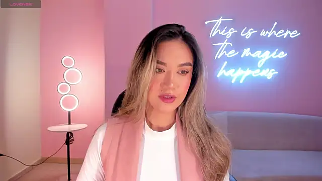 Snapshot of RebeccaHudson chatting on 03-13-25, 03:00 RebeccaHudson online show from 03-13-25, 03:00