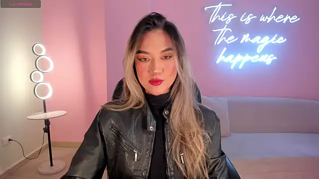 Snapshot of RebeccaHudson chatting on 03-15-25, 03:07 RebeccaHudson online show from 03-15-25, 03:07