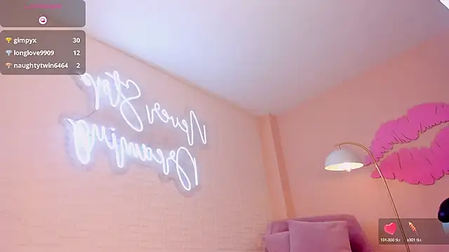 Snapshot of RebeccaHudson chatting on 03-19-25, 09:06 RebeccaHudson online show from 03-19-25, 09:06