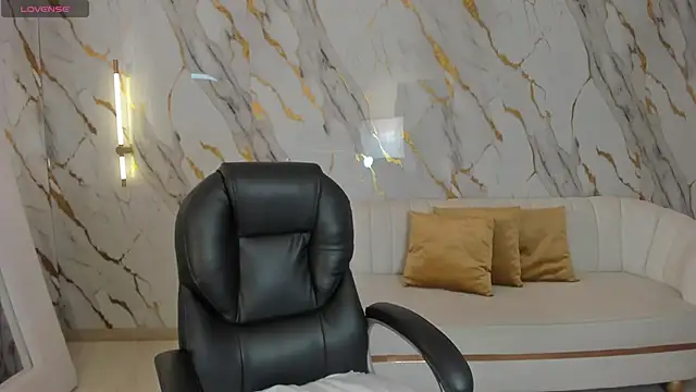 Snapshot of RebeccaHudson chatting on 09-18-25, 07:16 RebeccaHudson online show from 09-18-25, 07:16