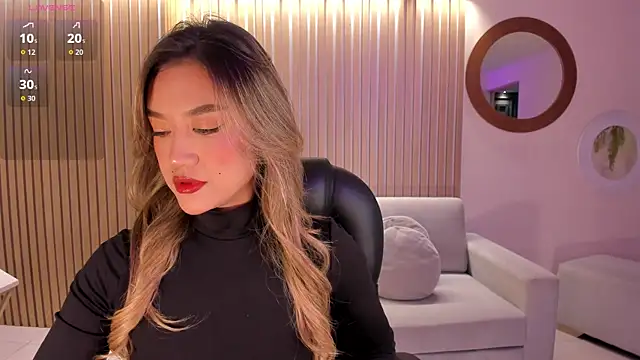 Snapshot of RebeccaHudson chatting on 09-30-25, 07:19 RebeccaHudson online show from 09-30-25, 07:19