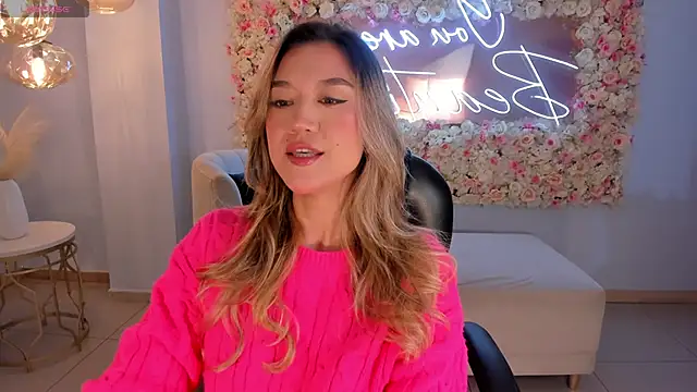 Snapshot of RebeccaHudson chatting on 10-06-25, 07:55 RebeccaHudson online show from 10-06-25, 07:55