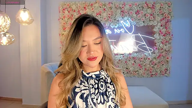 Snapshot of RebeccaHudson chatting on 10-13-25, 06:52 RebeccaHudson online show from 10-13-25, 06:52