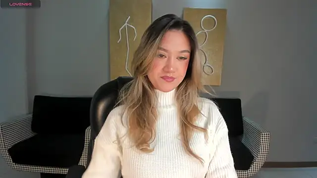 Snapshot of RebeccaHudson chatting on 10-23-25, 10:58 RebeccaHudson online show from 10-23-25, 10:58