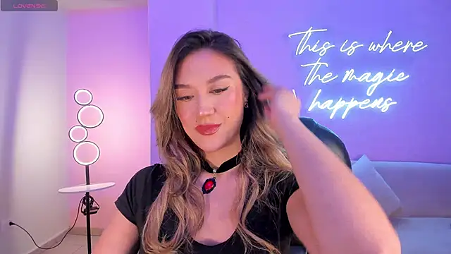 Snapshot of RebeccaHudson chatting on 10-25-25, 07:30 RebeccaHudson online show from 10-25-25, 07:30