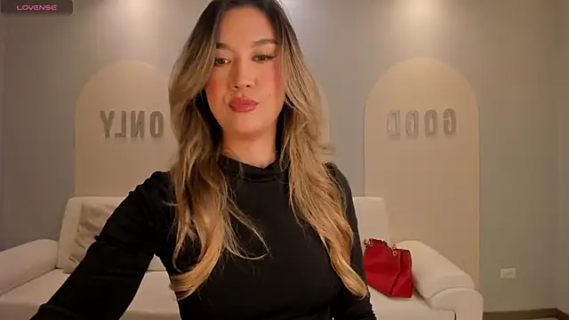 Snapshot of RebeccaHudson chatting on 11-24-25, 07:46 RebeccaHudson online show from 11-24-25, 07:46