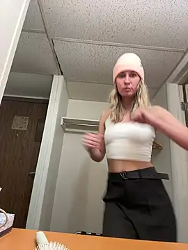 M1ssyk1ssy online show from 12-29-24, 03:33