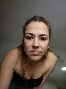 camilawm19 online show from 10-31-25, 07:20