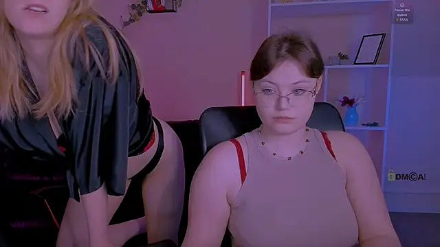Snapshot of nikole_kitt chatting on 05-26-26, 07:10 nikole kitt online show from 05-26-26, 07:10