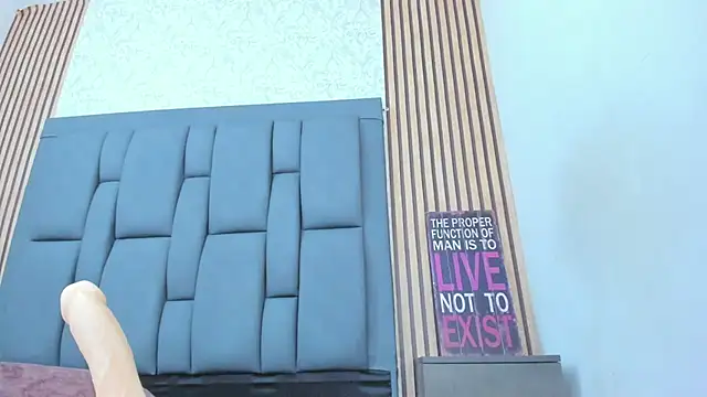 Snapshot of candela_collinss chatting on 03-17-25, 06:11 candela collinss online show from 03-17-25, 06:11