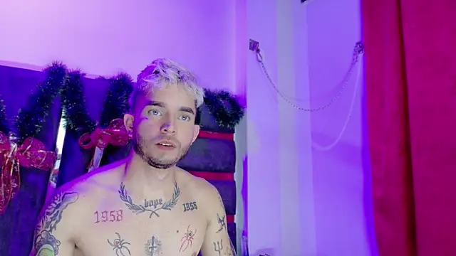 AliceandMax online show from 01-04-25, 04:32