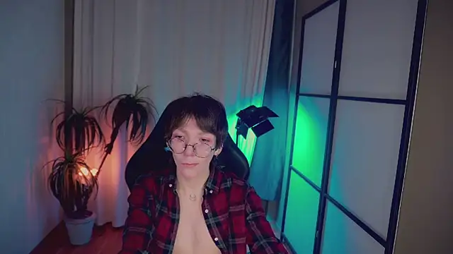 Snapshot of TommieH chatting on 01-19-25, 08:50 TommieH online show from 01-19-25, 08:50