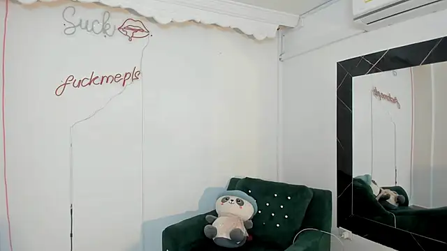 Keila Mendoza online show from 06-26-26, 10:36