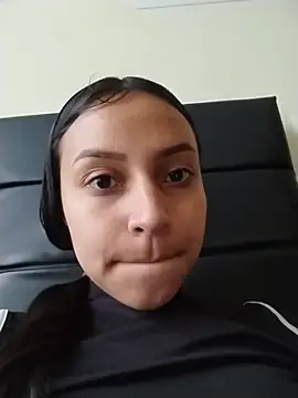 emma ambar online show from 10-30-25, 04:19