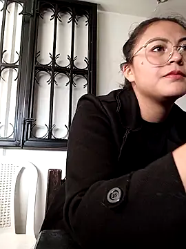 lara moon25 online show from 12-12-24, 06:31