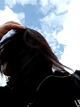 lara moon25 online show from 12-18-24, 08:25