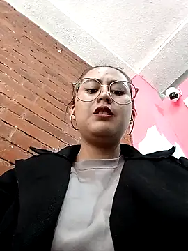 lara moon25 online show from 12-30-24, 06:16