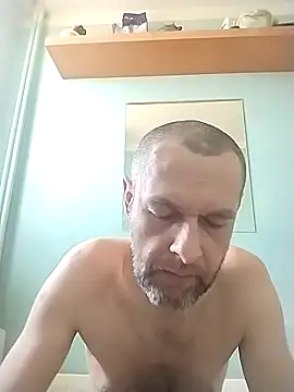 Andrzej-M online show from 04-05-26, 07:27