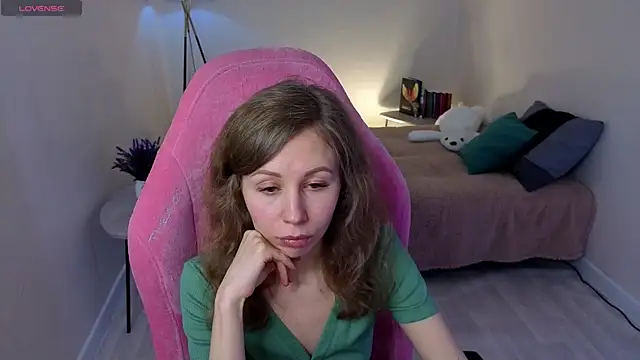 Snapshot of Lill_Mary chatting on 02-16-25, 06:43 Lill Mary online show from 02-16-25, 06:43