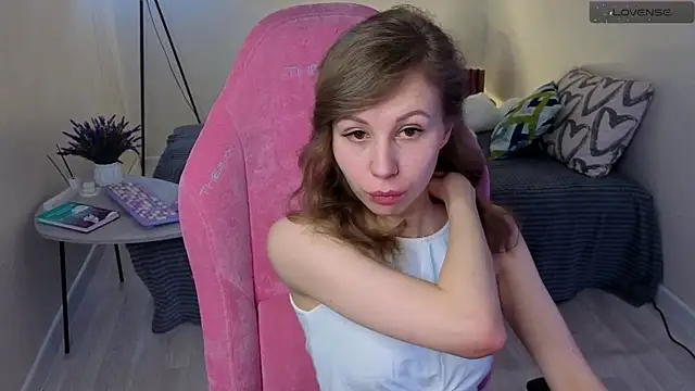 Snapshot of Lill_Mary chatting on 03-08-25, 02:34 Lill Mary online show from 03-08-25, 02:34