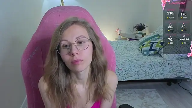 Snapshot of Lill_Mary chatting on 09-10-25, 02:11 Lill Mary online show from 09-10-25, 02:11