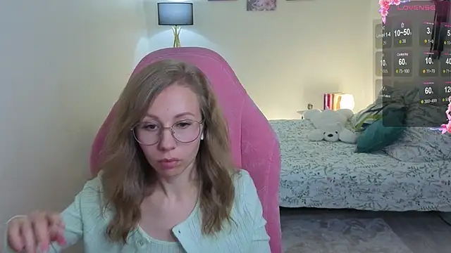 Snapshot of Lill_Mary chatting on 09-22-25, 03:30 Lill Mary online show from 09-22-25, 03:30