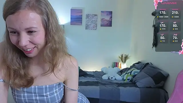 Snapshot of Lill_Mary chatting on 09-30-25, 01:32 Lill Mary online show from 09-30-25, 01:32