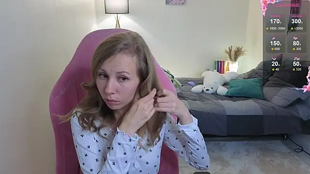 Snapshot of Lill_Mary chatting on 10-08-25, 02:53 Lill Mary online show from 10-08-25, 02:53