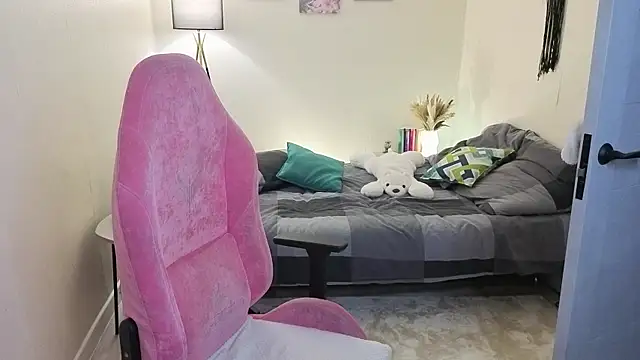 Snapshot of Lill_Mary chatting on 10-12-25, 02:10 Lill Mary online show from 10-12-25, 02:10
