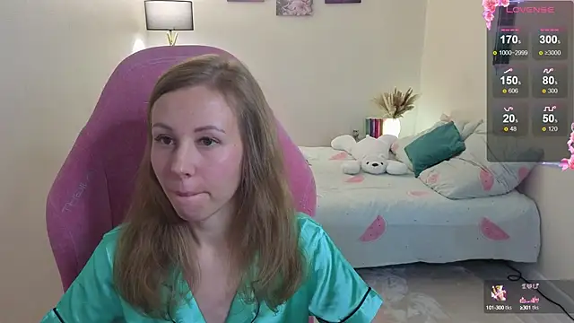 Snapshot of Lill_Mary chatting on 10-17-25, 03:10 Lill Mary online show from 10-17-25, 03:10