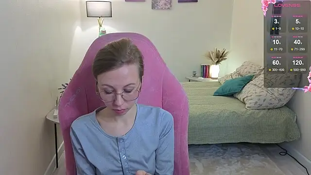 Snapshot of Lill_Mary chatting on 10-20-25, 02:23 Lill Mary online show from 10-20-25, 02:23