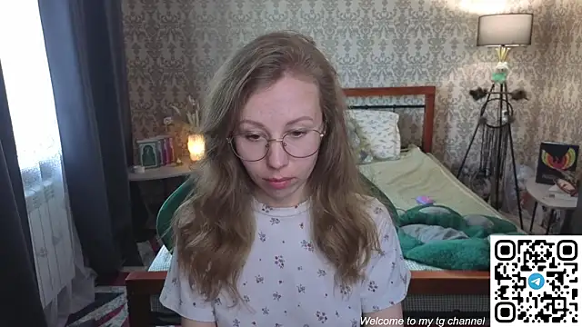 Snapshot of Lill_Mary chatting on 04-28-26, 02:27 Lill Mary online show from 04-28-26, 02:27