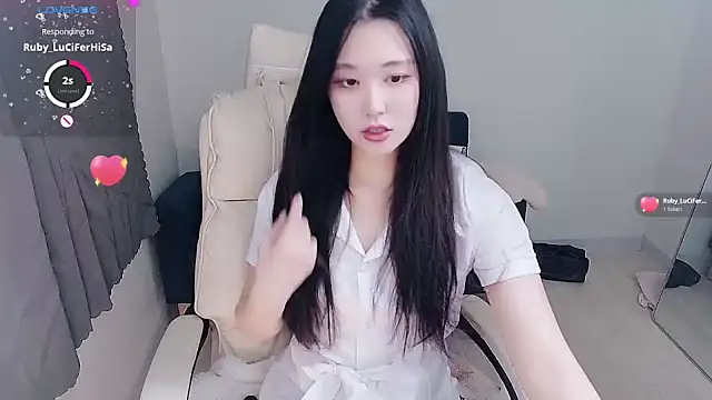 who Lilly online show from 12-05-25, 12:03