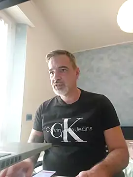 Snapshot of Marcolino183 chatting on 02-10-26, 08:40 Marcolino183 online show from 02-10-26, 08:40