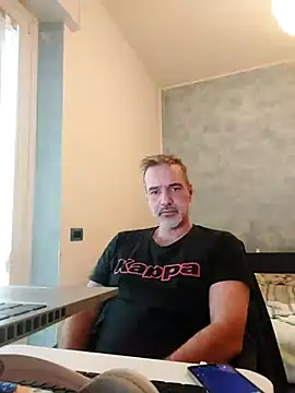 Snapshot of Marcolino183 chatting on 02-19-26, 08:21 Marcolino183 online show from 02-19-26, 08:21