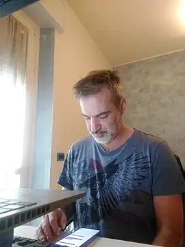 Snapshot of Marcolino183 chatting on 02-25-26, 08:13 Marcolino183 online show from 02-25-26, 08:13