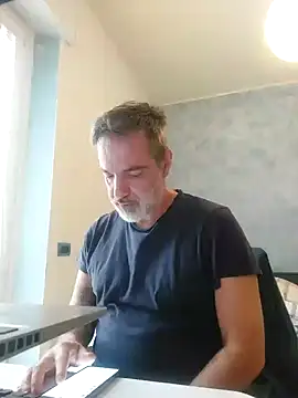 Snapshot of Marcolino183 chatting on 03-11-26, 08:20 Marcolino183 online show from 03-11-26, 08:20