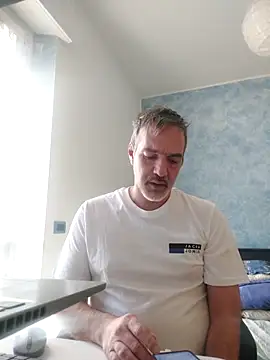 Snapshot of Marcolino183 chatting on 03-18-26, 08:28 Marcolino183 online show from 03-18-26, 08:28