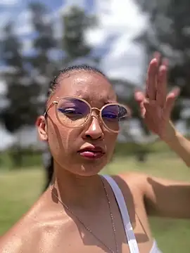 baby lizy online show from 02-20-26, 05:46