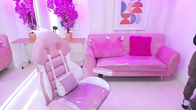 Gabby evanns online show from 10-17-25, 12:08