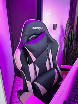 Snapshot of camianddanna chatting on 02-18-26, 09:22 camianddanna online show from 02-18-26, 09:22