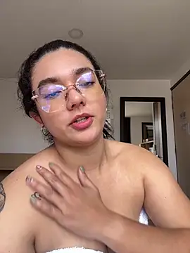 Snapshot of camianddanna chatting on 03-28-26, 03:44 camianddanna online show from 03-28-26, 03:44