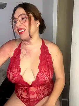 Snapshot of WhiteWomen chatting on 11-19-25, 10:43 WhiteWomen online show from 11-19-25, 10:43