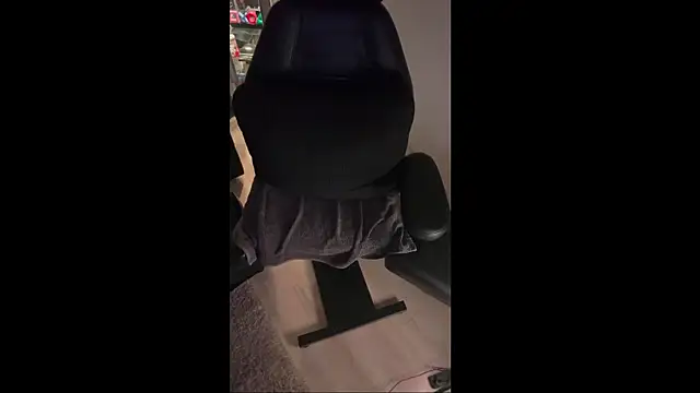 Snapshot of LuggiJack chatting on 01-10-25, 04:54 LuggiJack online show from 01-10-25, 04:54