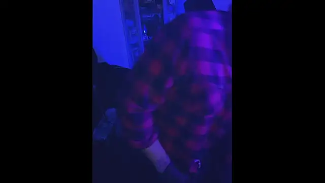 Snapshot of LuggiJack chatting on 09-27-25, 08:03 LuggiJack online show from 09-27-25, 08:03