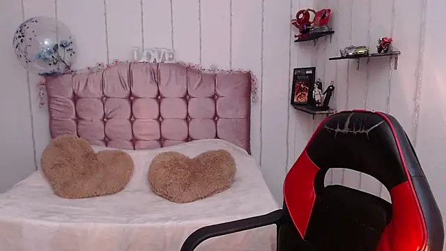 sapphire lilac online show from 01-04-25, 06:52