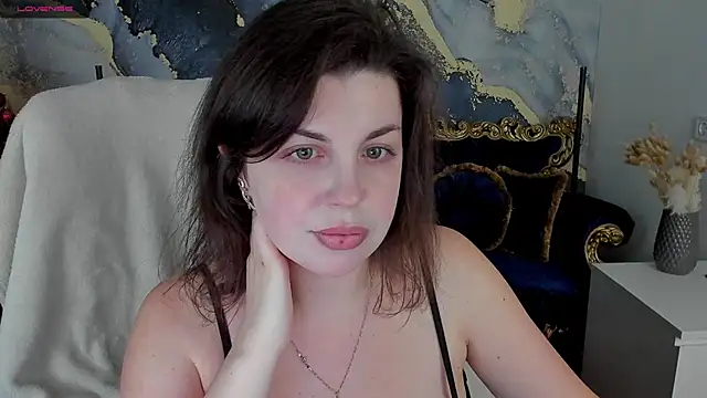 MirandaWong online show from 12-24-24, 08:38