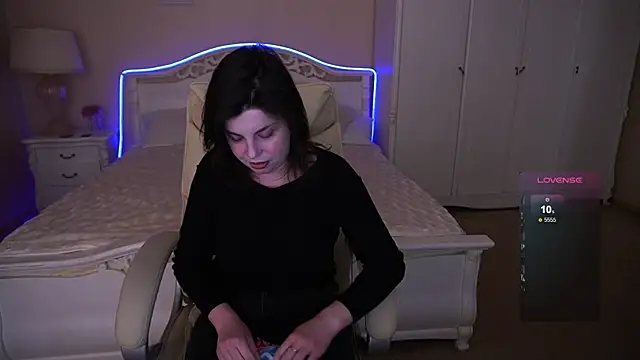 MirandaWong online show from 03-21-25, 07:02