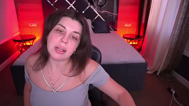 MirandaWong online show from 10-21-25, 05:52