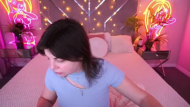 MirandaWong online show from 02-25-26, 05:28